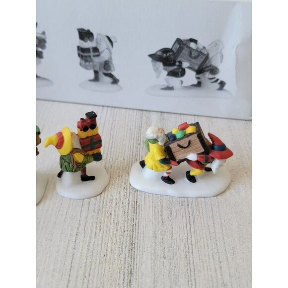 Dept 56 56022 Toymaker Elves Heritage Village collection accessory xmas set - Picture 8 of 9